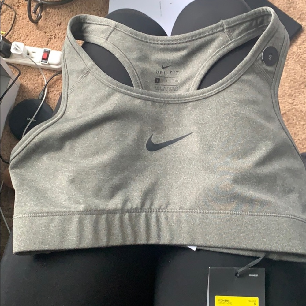 Sports bra